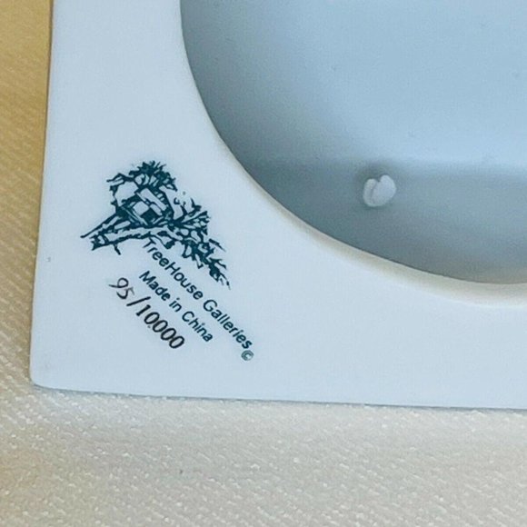 2002 Olympic Dreams Skater Figurine Dennis Smith Porcelain Ice Skater - Picture 3 of 7